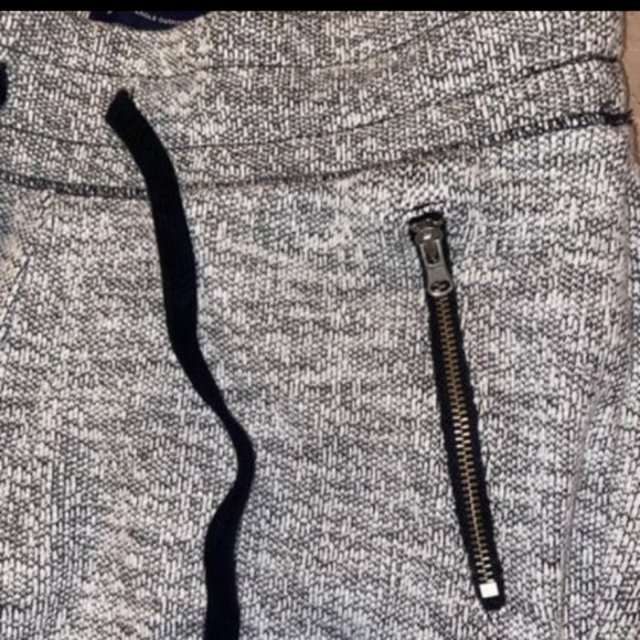 American Eagle AEO Jogger - Picture 2 of 4